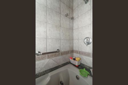 Casa de condomínio à venda com 306m², 5 quartos e 4 vagasBanheiro da Suíte