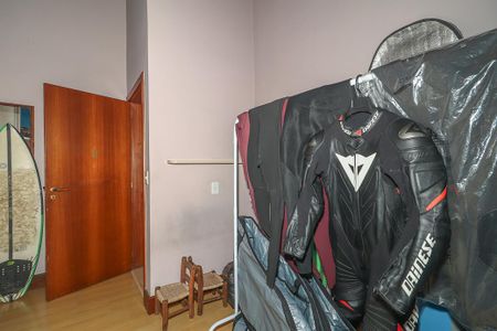 Casa de condomínio à venda com 306m², 5 quartos e 4 vagasQuarto 4