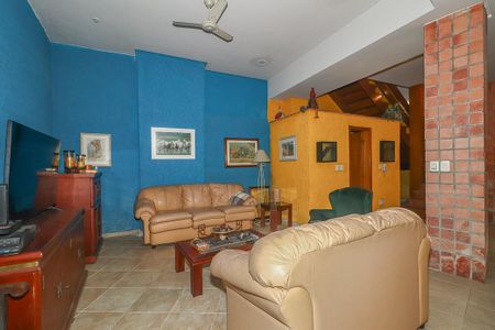 Casa de condomínio à venda com 306m², 5 quartos e 4 vagasSala 1 