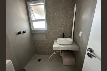 Apartamento à venda com 80m², 2 quartos e 2 vagasBanheiro da Suíte 2