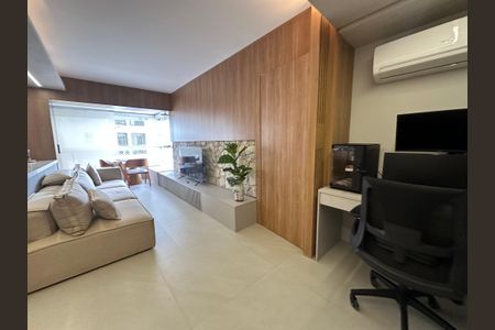 Apartamento à venda com 80m², 2 quartos e 2 vagasSala