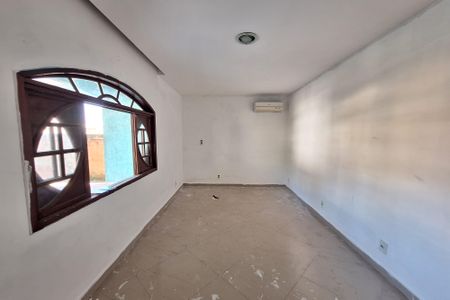 Quarto de casa para alugar com 4 quartos, 198m² em Parque Independencia, Duque de Caxias