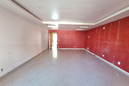 Sala de casa para alugar com 4 quartos, 198m² em Parque Independencia, Duque de Caxias