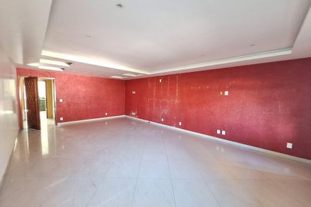 Sala de casa para alugar com 4 quartos, 198m² em Parque Independencia, Duque de Caxias