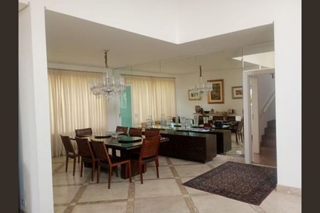 Casa à venda com 7 quartos, 770m² em Morumbi, São Paulo