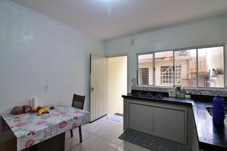 Casa à venda com 150m², 2 quartos e 1 vagaCozinha 