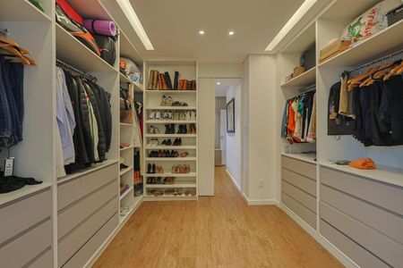 Apartamento à venda com 180m², 4 quartos e 2 vagas