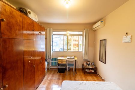 Quarto 1 de casa para alugar com 2 quartos, 93m² em Vila Nova, Porto Alegre