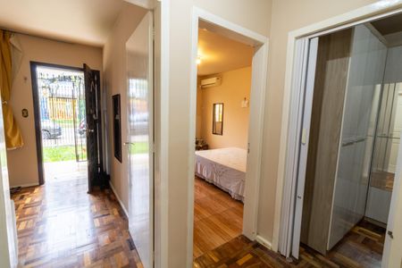 Corredor de casa para alugar com 2 quartos, 93m² em Vila Nova, Porto Alegre