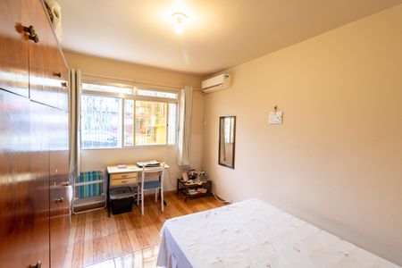 Quarto 1 de casa para alugar com 2 quartos, 93m² em Vila Nova, Porto Alegre