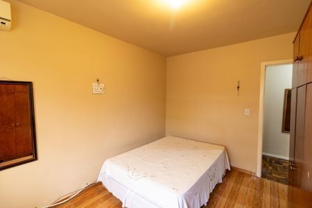 Quarto 1 de casa para alugar com 2 quartos, 93m² em Vila Nova, Porto Alegre