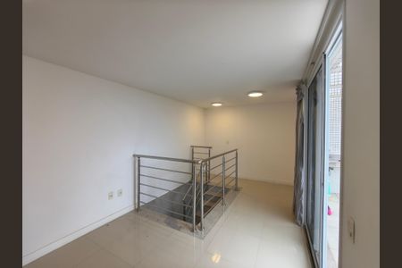 Apartamento para alugar com 157m², 2 quartos e 3 vagas Apartamento para alugar com 157m², 2 quartos e 3 vagasHall / Circulação