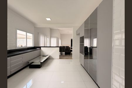 Casa de condomínio à venda com 450m², 4 quartos e 4 vagasCozinha