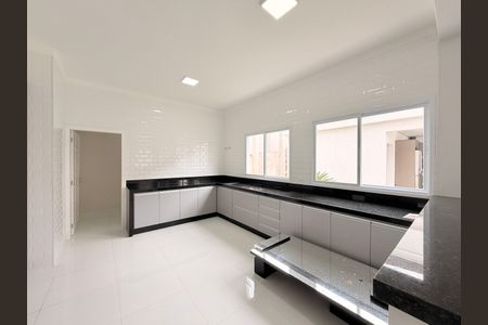 Casa de condomínio à venda com 450m², 4 quartos e 4 vagasCozinha