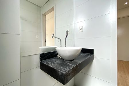 Apartamento à venda com 104m², 3 quartos e 3 vagas Apartamento à venda com 104m², 3 quartos e 3 vagasBanheiro da Suíte 1