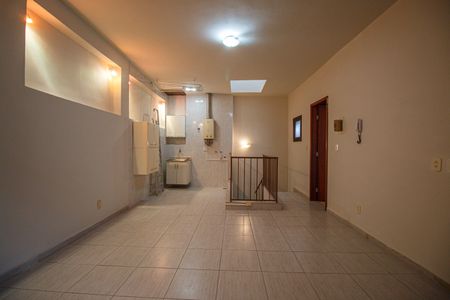 Casa para alugar com 100m², 2 quartos e sem vagaÁrea de Serviço