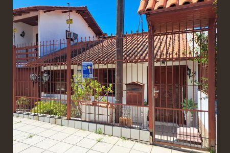 Casa à venda com 400m², 5 quartos e 2 vagasFachada