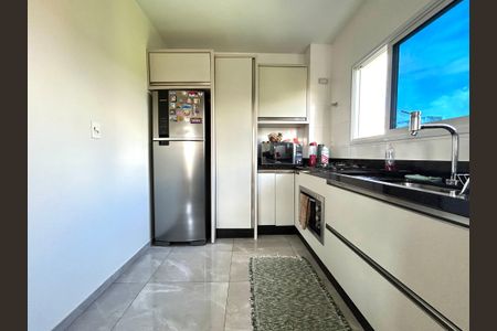Apartamento para alugar com 90m², 2 quartos e 1 vagaCozinha 