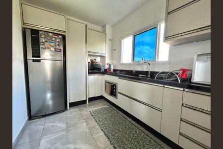 Apartamento para alugar com 90m², 2 quartos e 1 vagaCozinha 