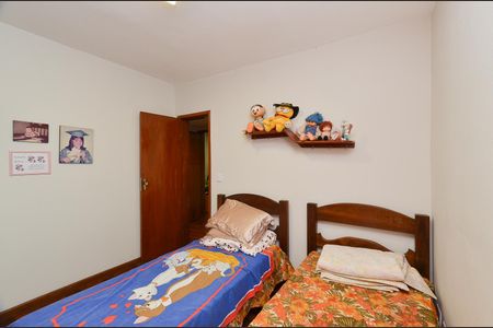 Apartamento à venda com 180m², 4 quartos e 2 vagasQuarto 2