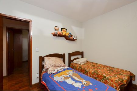 Apartamento à venda com 180m², 4 quartos e 2 vagasQuarto 2