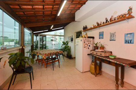 Apartamento à venda com 180m², 4 quartos e 2 vagasÁrea Cobertura