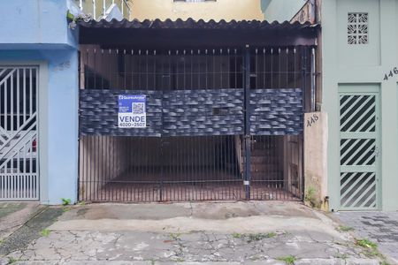 Casa à venda com 72m², 2 quartos e 1 vaga Casa à venda com 72m², 2 quartos e 1 vagaFachada