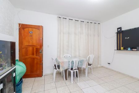 Sala de casa à venda com 2 quartos, 72m² em Vila Carmosina, São Paulo