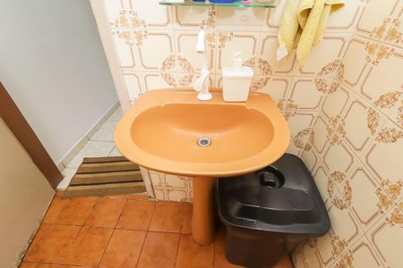 Casa à venda com 72m², 2 quartos e 1 vaga Casa à venda com 72m², 2 quartos e 1 vagaBanheiro