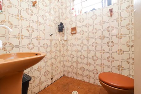 Casa à venda com 72m², 2 quartos e 1 vaga Casa à venda com 72m², 2 quartos e 1 vagaBanheiro