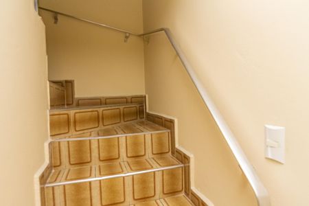 Casa para alugar com 170m², 3 quartos e 2 vagasEscada