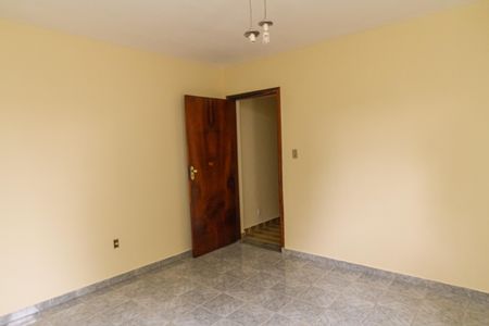 Casa para alugar com 170m², 3 quartos e 2 vagasQuarto 2