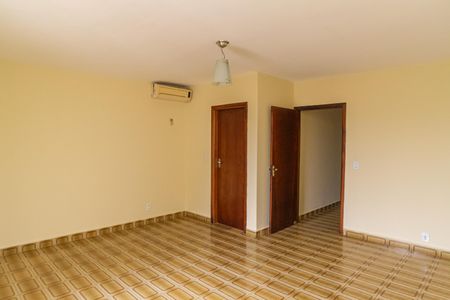 Casa para alugar com 170m², 3 quartos e 2 vagasQuarto 3