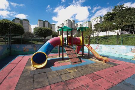 Apartamento à venda com 47m², 2 quartos e 1 vaga Apartamento à venda com 47m², 2 quartos e 1 vagaÁrea comum - Playground