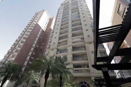 Apartamento para alugar com 97m², 4 quartos e 2 vagas Apartamento para alugar com 97m², 4 quartos e 2 vagasFachada