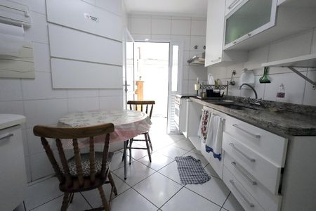 Apartamento para alugar com 97m², 4 quartos e 2 vagas Apartamento para alugar com 97m², 4 quartos e 2 vagasCozinha