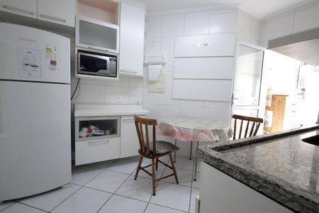 Apartamento para alugar com 97m², 4 quartos e 2 vagas Apartamento para alugar com 97m², 4 quartos e 2 vagasCozinha
