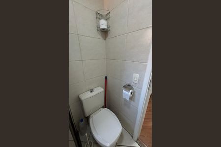Apartamento à venda com 97m², 4 quartos e 2 vagas Apartamento à venda com 97m², 4 quartos e 2 vagasBanheiro