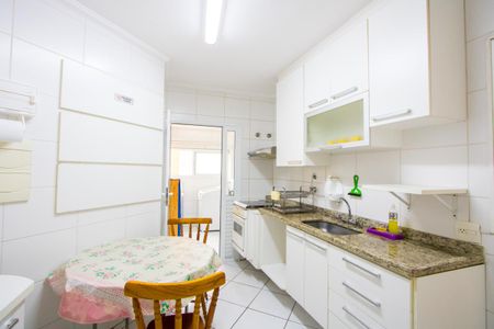 Apartamento à venda com 97m², 4 quartos e 2 vagasCozinha