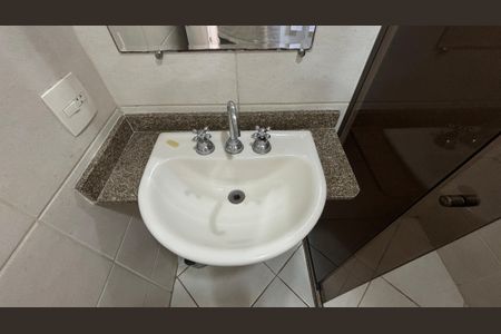 Apartamento à venda com 97m², 4 quartos e 2 vagas Apartamento à venda com 97m², 4 quartos e 2 vagasBanheiro