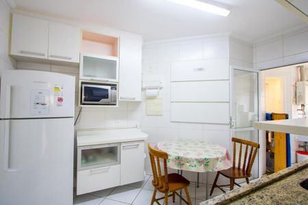 Apartamento à venda com 97m², 4 quartos e 2 vagasCozinha