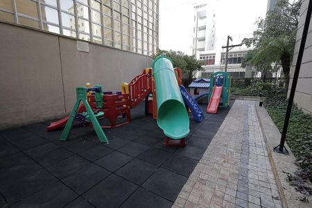 Apartamento para alugar com 97m², 4 quartos e 2 vagas Apartamento para alugar com 97m², 4 quartos e 2 vagasÁrea comum - Playground