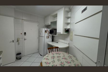 Apartamento à venda com 97m², 4 quartos e 2 vagas Apartamento à venda com 97m², 4 quartos e 2 vagasCozinha