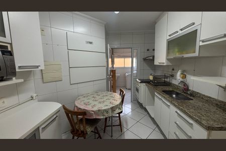 Apartamento à venda com 97m², 4 quartos e 2 vagas Apartamento à venda com 97m², 4 quartos e 2 vagasCozinha