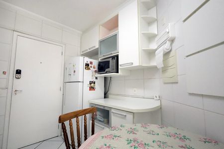 Apartamento para alugar com 97m², 4 quartos e 2 vagas Apartamento para alugar com 97m², 4 quartos e 2 vagasCozinha