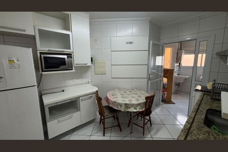 Apartamento à venda com 97m², 4 quartos e 2 vagas Apartamento à venda com 97m², 4 quartos e 2 vagasCozinha