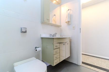 Apartamento à venda com 117m², 3 quartos e 2 vagas Apartamento à venda com 117m², 3 quartos e 2 vagasBanheiro Social