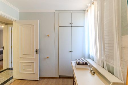 Apartamento à venda com 117m², 3 quartos e 2 vagas Apartamento à venda com 117m², 3 quartos e 2 vagasQuarto 1