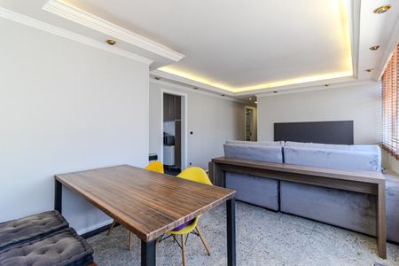 Apartamento à venda com 117m², 3 quartos e 2 vagas Apartamento à venda com 117m², 3 quartos e 2 vagasSala
