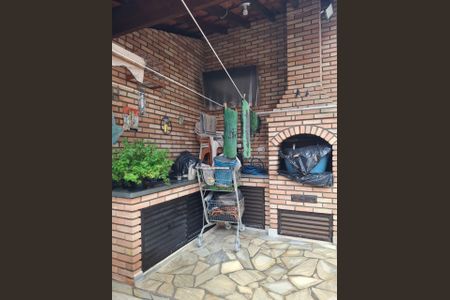 Casa à venda com 280m², 3 quartos e 5 vagas Casa à venda com 280m², 3 quartos e 5 vagasÁrea externa - Piscina/Churrasqueira